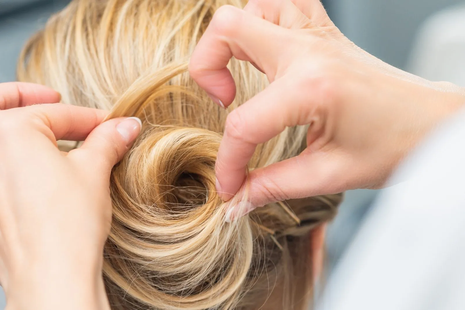 Hochsteckfrisur geflochtener Kranz beim Friseur Krems – Belissima
