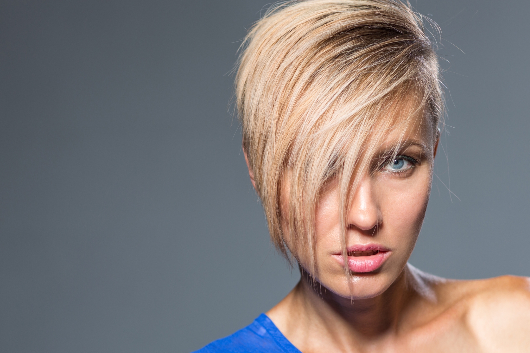 Sidecut Blond beim Friseur Krems – Belissima