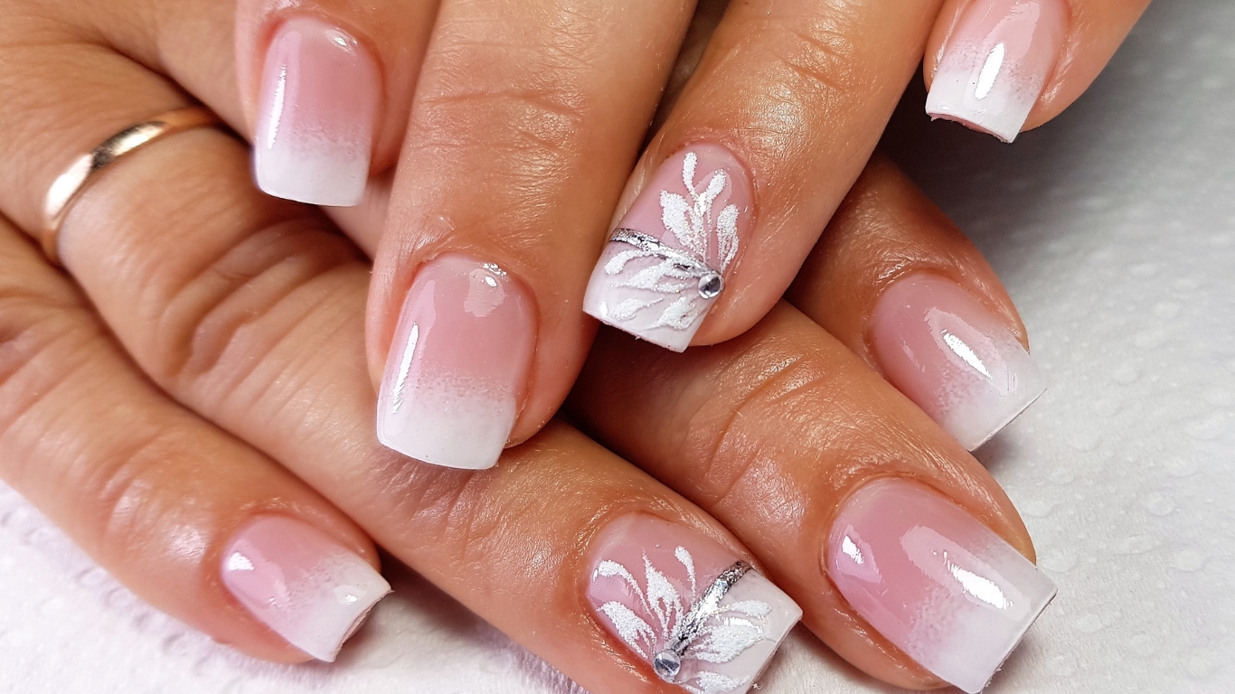 Gel-Nägel NailsPlus Krems – Belissima