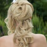 Festliche halb-hochgesteckte Frisur