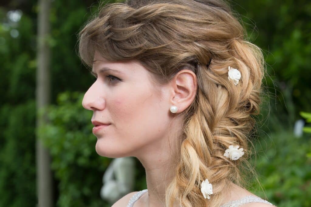 Seitlicher Fischgrätenzopf